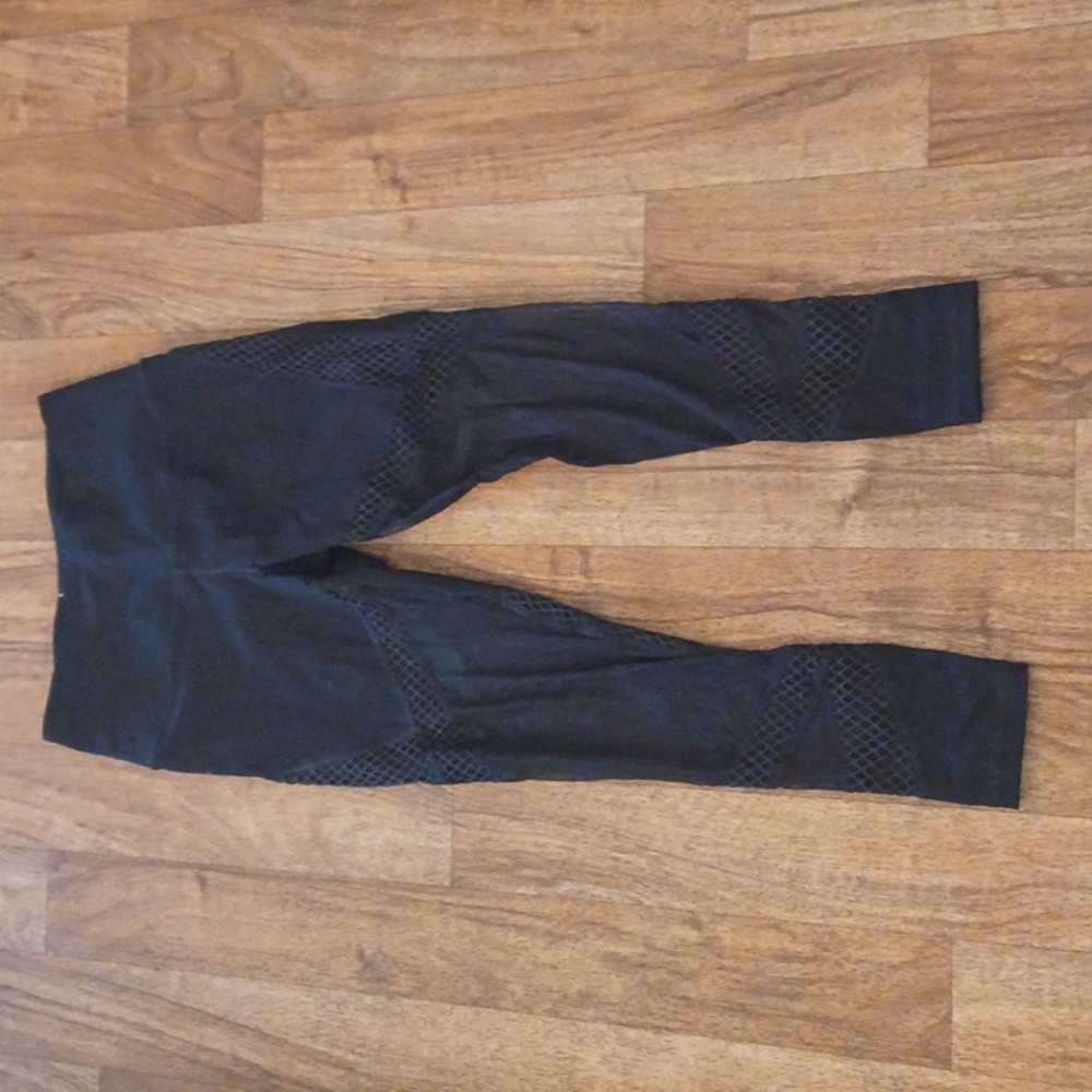 Victoria Sport mesh leggings ✨️super cute!✨️size s/p